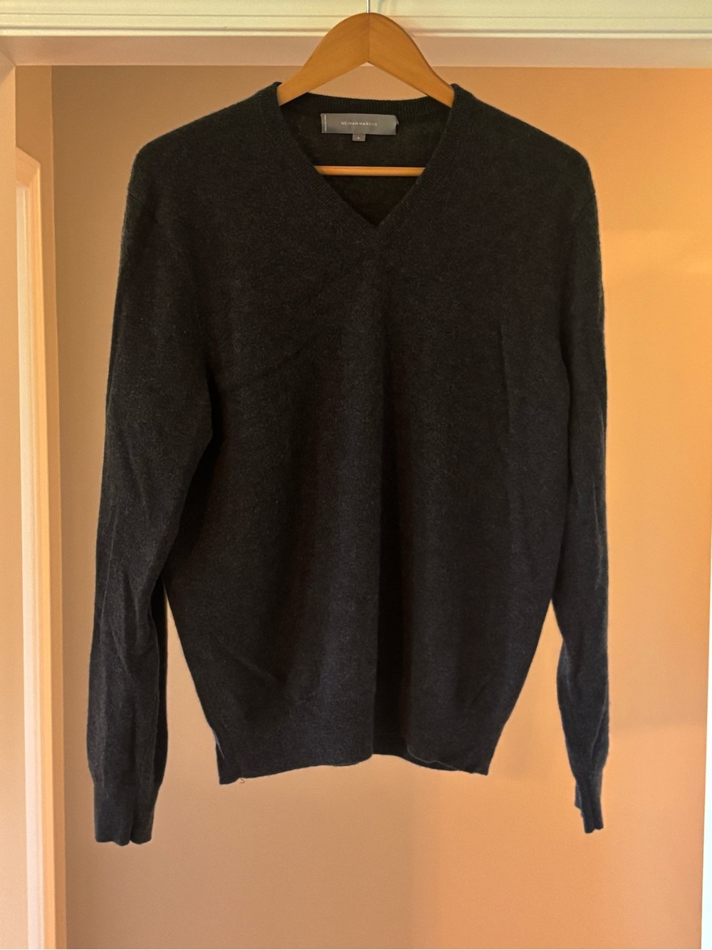 Neiman Marcus Men's Dark Charcoal V-Neck Sweater
